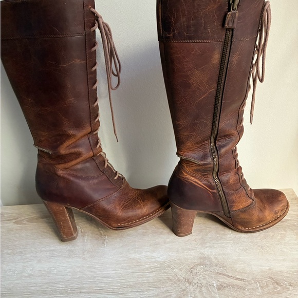 Woman's Frye Villager Lace Boot Tall Heeled Size 8-8.5 Brown Distressed - Picture 3 of 9
